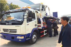 西宁汽车道路救援拖车价格